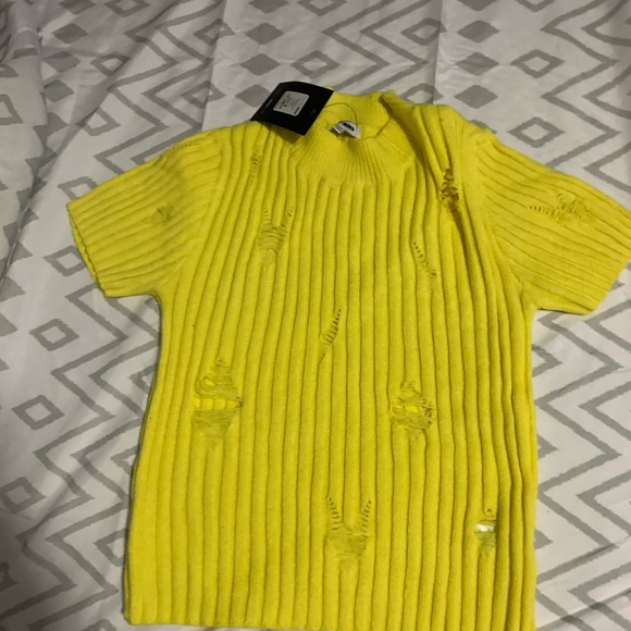 Yellow distressed shirt - Picture 1 of 2
